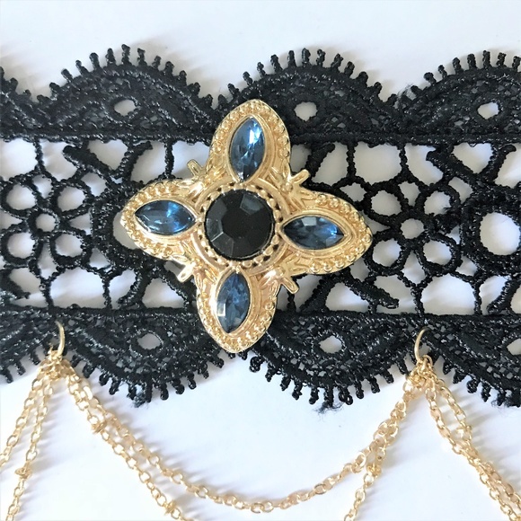 "Venecia" Victorian Choker Lace Gothic Necklace - Picture 3 of 6